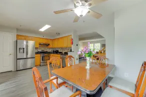 Close to Hospital & White Marsh! Rosedale Townhome - Innvendig