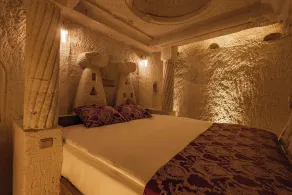 Tyana Cave House - Camera