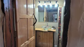 Maji Moto Maasai Cultural Camp - Bathroom