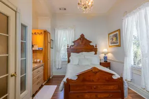 Amethyst Garden - Room