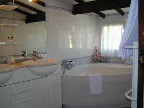 L'Hacienda - Bathroom