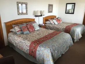 Sandpiper Beachfront Motel - Room