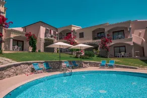 Die fantastische Residenza Badus mit zwei Schlafzimmern bietet Platz für sechs P - Pool