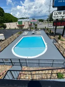 Bear Mount Inn & Suites - Pool