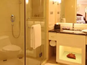 Green Lake Hotel - Bathroom
