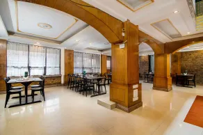 Muscatel BhumSang - 200 Mts from Mall Road - Restaurang
