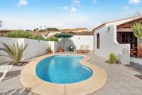 Villa With sea View and Pool - Piscina