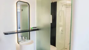 EXCOTEL Design Hotel Surabaya - Baño