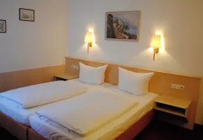 Hotel & Café Göller - Room