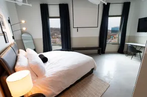 Arch and Cable Hotel - Chambre