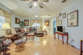 Peaceful Alabama Vacation Rental w/ Large Deck - Interiör