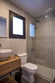 Zoi Ayia Napa - Baño