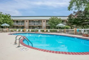 Quality Inn Sumter near Shaw AFB - Piscine