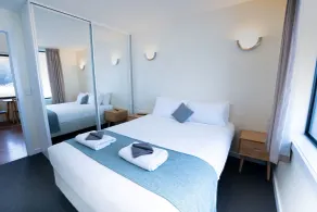 Olde Tudor Hotel - Room