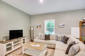 Quiet Pet Friendly Cabin w/ Fire Pit Near Lake Ann - Innenbereich