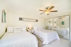 Sunny Fort Pierce Resort Condo w/ Beach Access! - Chambre