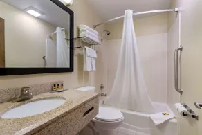 Best Western Plus Altoona Inn - Salle de bain