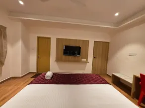 Kovil Vaasam - Camera