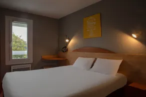 KYRIAD DIRECT Orleans - La Chapelle St Mesmin - Room