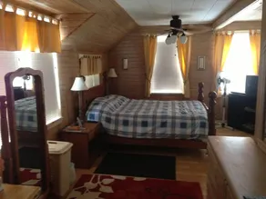 4 Bedroom Cottage on Manitoulin Island Next to Sand Beaches! - Room
