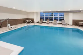Holiday Inn Express & Suites Sandusky by IHG - Piscina