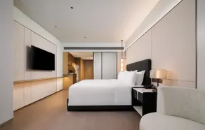 Canton Hotel Guangzhou, Tapestry Collection by Hilton - Room
