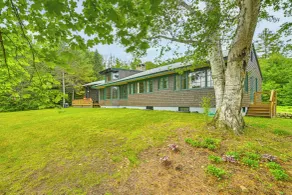 Lakefront Escape w/ Deck & Kayaks in Lovell! - Innvendig