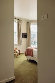 Naughtons Hotel - Room