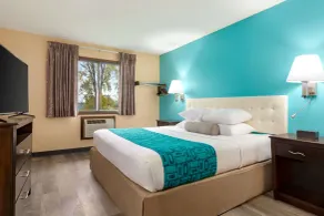 Howard Johnson by Wyndham Waterloo/Cedar Falls - Chambre