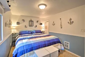 Waterfront North Bend Home: 9 Miles Into Town - Rum
