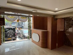 Sriveda Premium Hotel - Lobby