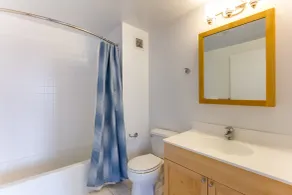 Bluebird Suites near MIT - Badrum