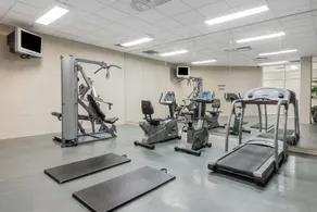 Super 8 by Wyndham Mississauga - Fitness facility