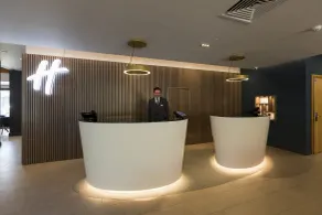 Holiday Inn Cambridge by IHG - Recepción