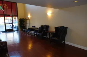 University Square Hotel - Coin salon dans le hall