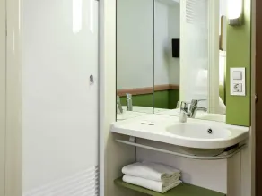 Ibis Budget Málaga Centro - Camera