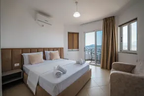 Sunshine Hotel - Zimmer