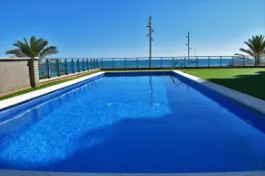 Barcelona Beachfront Apartment - Piscina