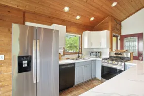 Crystal Lake Vacation Rental, 3 Mi to Betsie River - Innenbereich