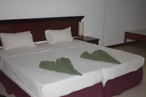 The Coconut Gardens Hotel & Restaurant - Chambre
