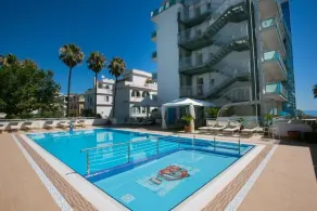 HOTEL  ALTIS  - Piscine