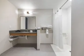 Fairfield by Marriott Inn & Suites San Francisco Airport Oyster Point Area - Salle de bain