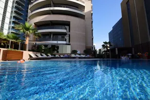 Majestic City Retreat Hotel - Piscina