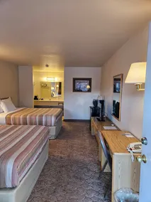 Yellowstone River Motel - Room