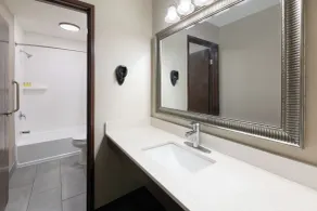 Super 8 by Wyndham Summersville - New River National Park - Salle de bain