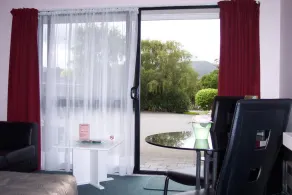 Camellia Court Motel - Room
