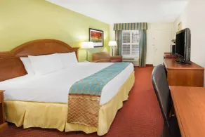 Baymont by Wyndham Orangeburg North - Chambre