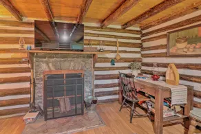 Pet-friendly Speedwell Cabin, 1 Mi to Water! - Innenbereich