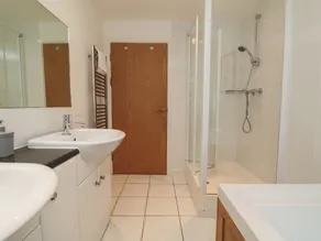 Lodge Sixty Six - Bathroom