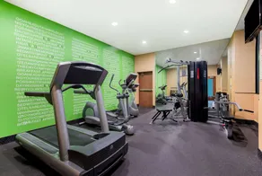 La Quinta Inn by Wyndham West Long Branch NJ Shore Area - Salle de remise en forme
